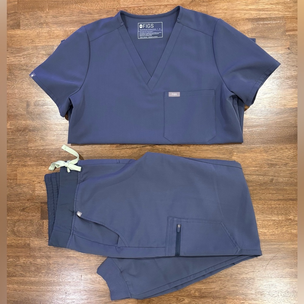 Figs Classic V-Neck Scrub Set in Slate Blue